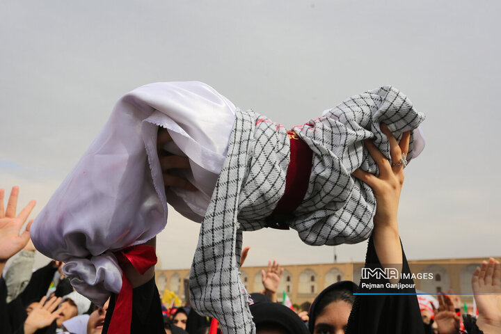 راهپیمایی یوم‌الله 13 آبان در اصفهان