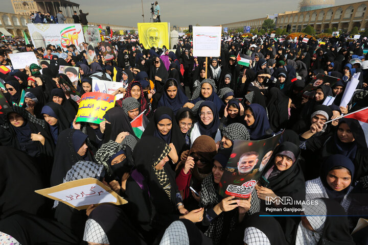 راهپیمایی یوم‌الله 13 آبان در اصفهان