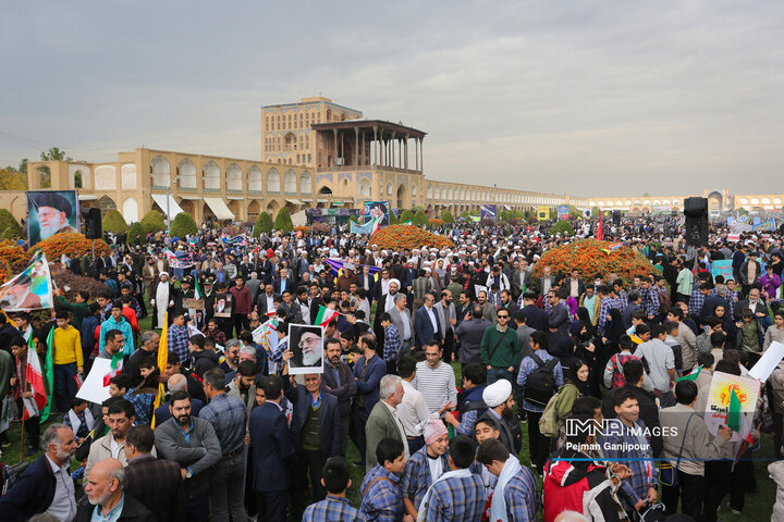 راهپیمایی یوم‌الله 13 آبان در اصفهان