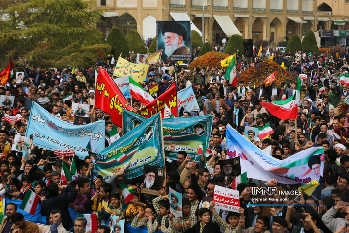 راهپیمایی یوم‌الله 13 آبان در اصفهان