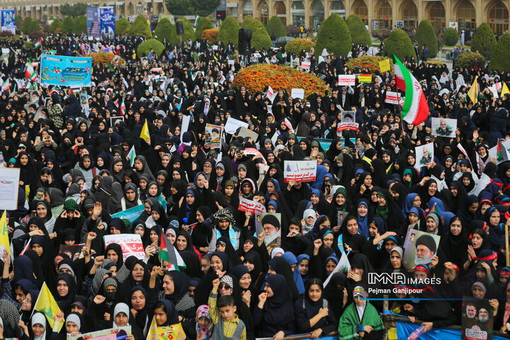 راهپیمایی یوم‌الله 13 آبان در اصفهان