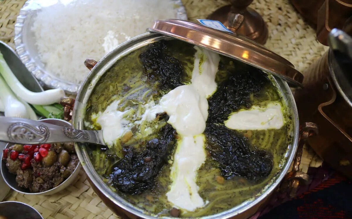 رنگینکمان دستپخت دانشآموزان گچسارانی به روایت تصویر