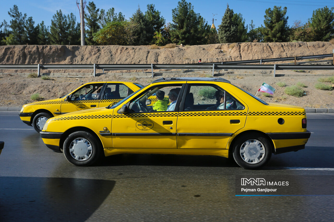 نوسازی ناوگان حملونقل عمومی؛ راهحلی برای مشکلات تاکسیهای فرسوده در شهرکرد