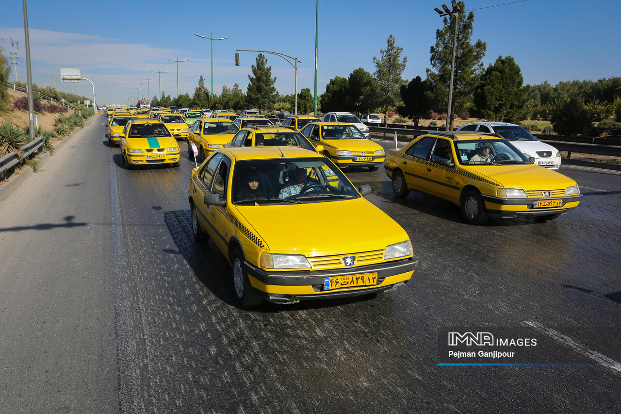 نوسازی ناوگان حملونقل عمومی؛ راهحلی برای مشکلات تاکسیهای فرسوده در شهرکرد