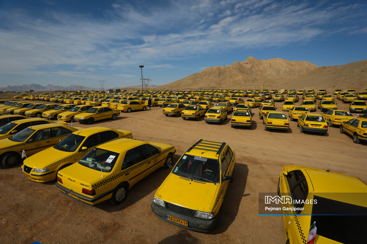 نوسازی ناوگان حملونقل عمومی؛ راهحلی برای مشکلات تاکسیهای فرسوده در شهرکرد