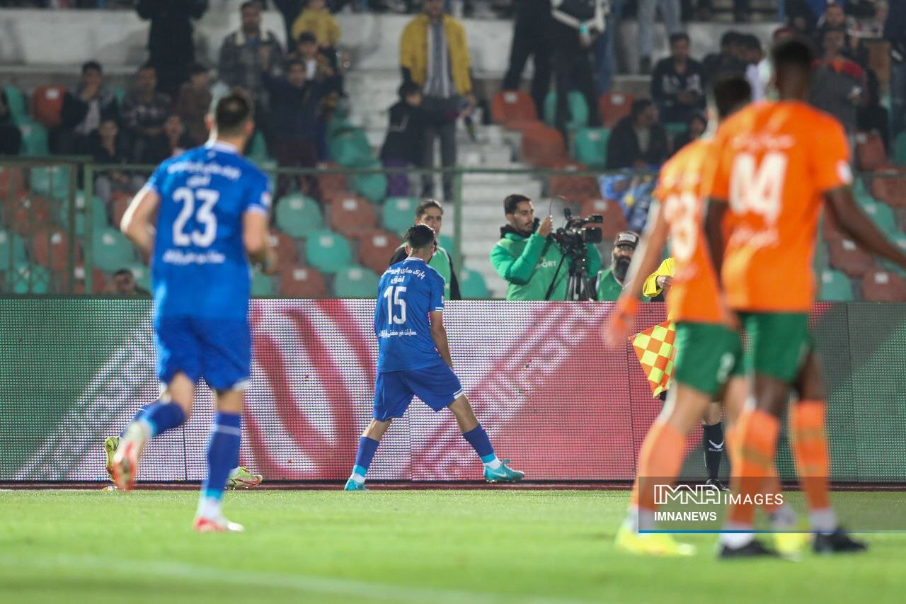 سایهاندازی مشکلات بر لیگ پویا