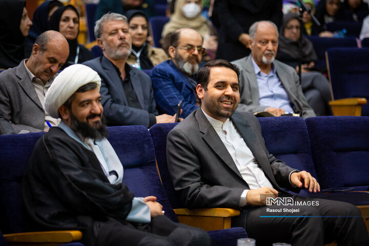 آیین رونمایی از پوستر و افتتاح چهارمین دوره جشنواره بین‌المللی نقاشی کودکان و نوجوانان