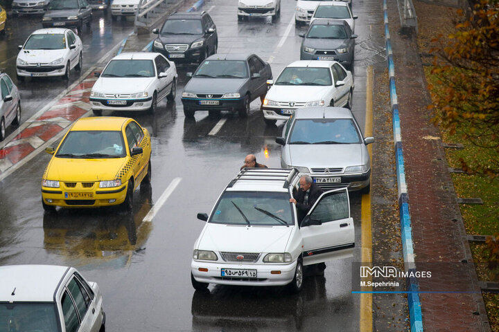 بارش اولین باران پاییزی در تبریز