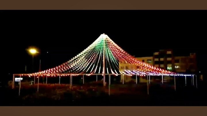 ریسه بلوطی هفت رنگ و فول کالر؛ راهنمای خرید برای نورپردازی خلاقانه و مدرن ریسه بلوطی هفت رنگ و فول کالر؛ راهنمای خرید برای نورپردازی خلاقانه و مدرن