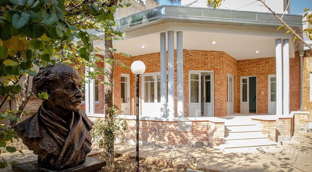 در کوچههای ادبیات؛ سفر به خانهای که شعر نو از آن سر برآورد