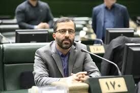 ضرورت برخورد با اخلالگران بازار ارز/ تصمیم درباره هدایای غیرمتعارف نمایندگان