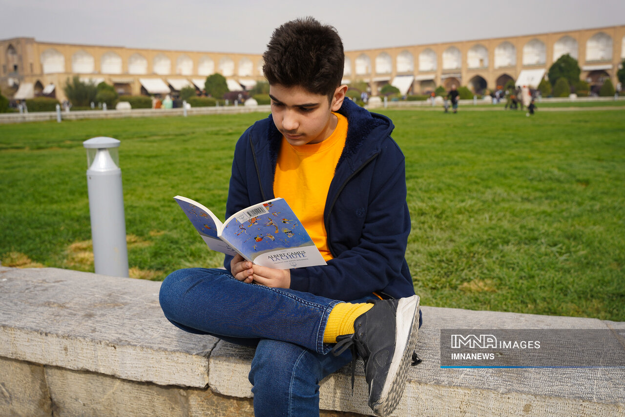 Iran Celebrates 32nd National Book Week with New Libraries and a Focus on "Reading for Empathy"