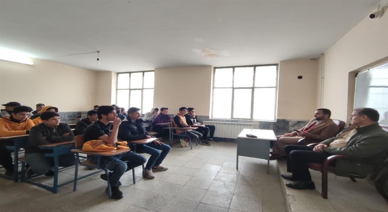 کاهش آسیبهای اجتماعی با اجرای طرح«قاضی در مدرسه»/ راهی نوین برای کاهش جرائم نوجوانان