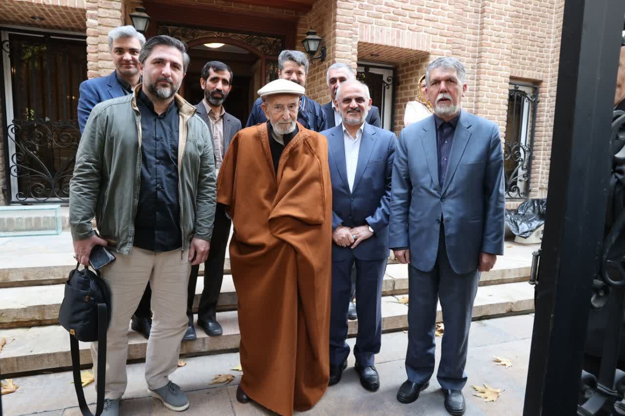 دیدار رئیسجمهور و وزیر فرهنگ با استاد محمدعلی موحد