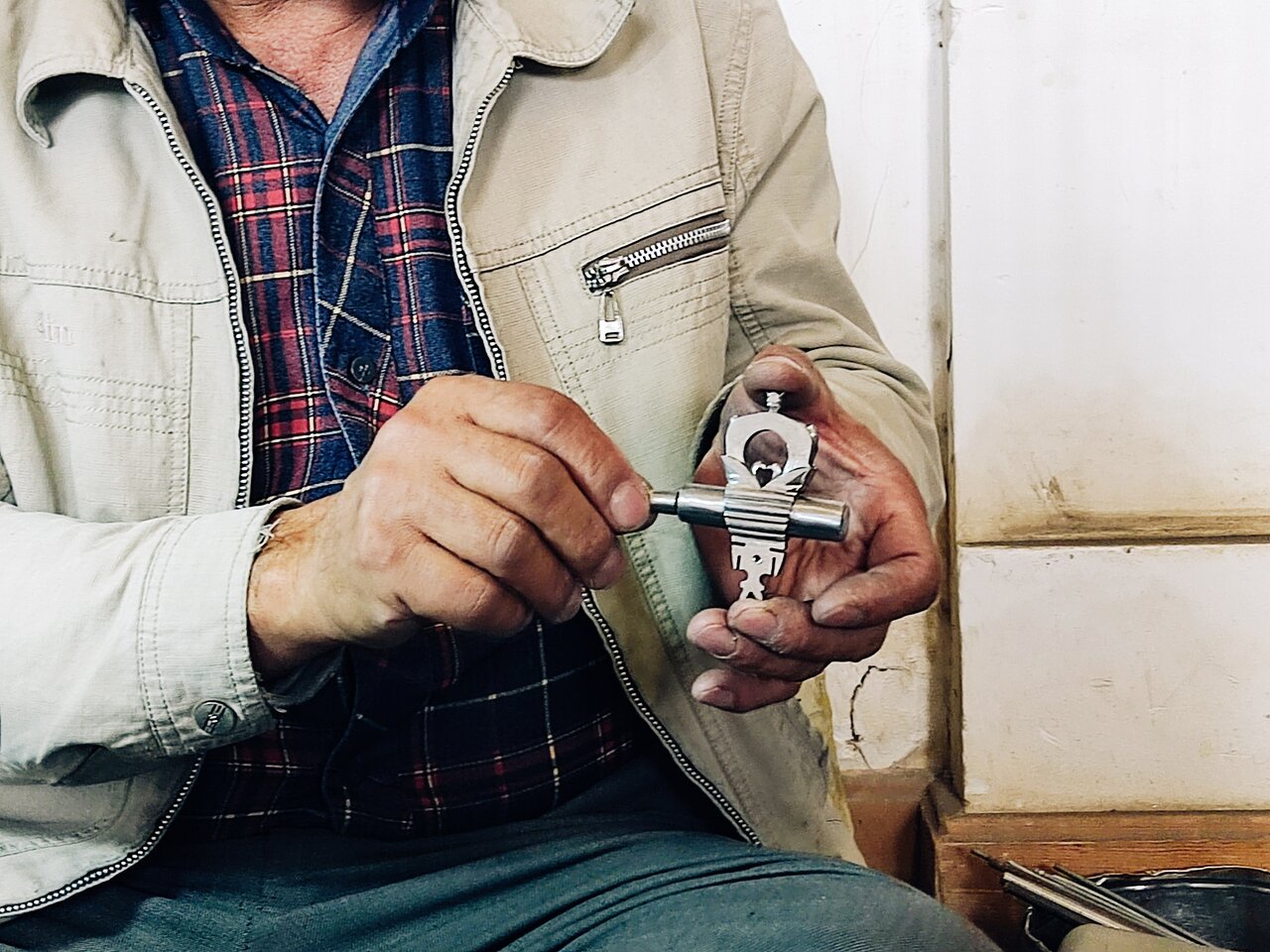 روایتی از ایمنترین قفل جهان/ هنر صنعتی چالشتر با قدمت ۳۰۰ ساله