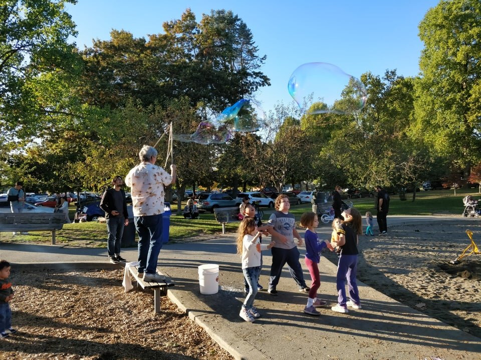 اهمیت پارکها در حمایت از استقلال و سلامت سالمندان