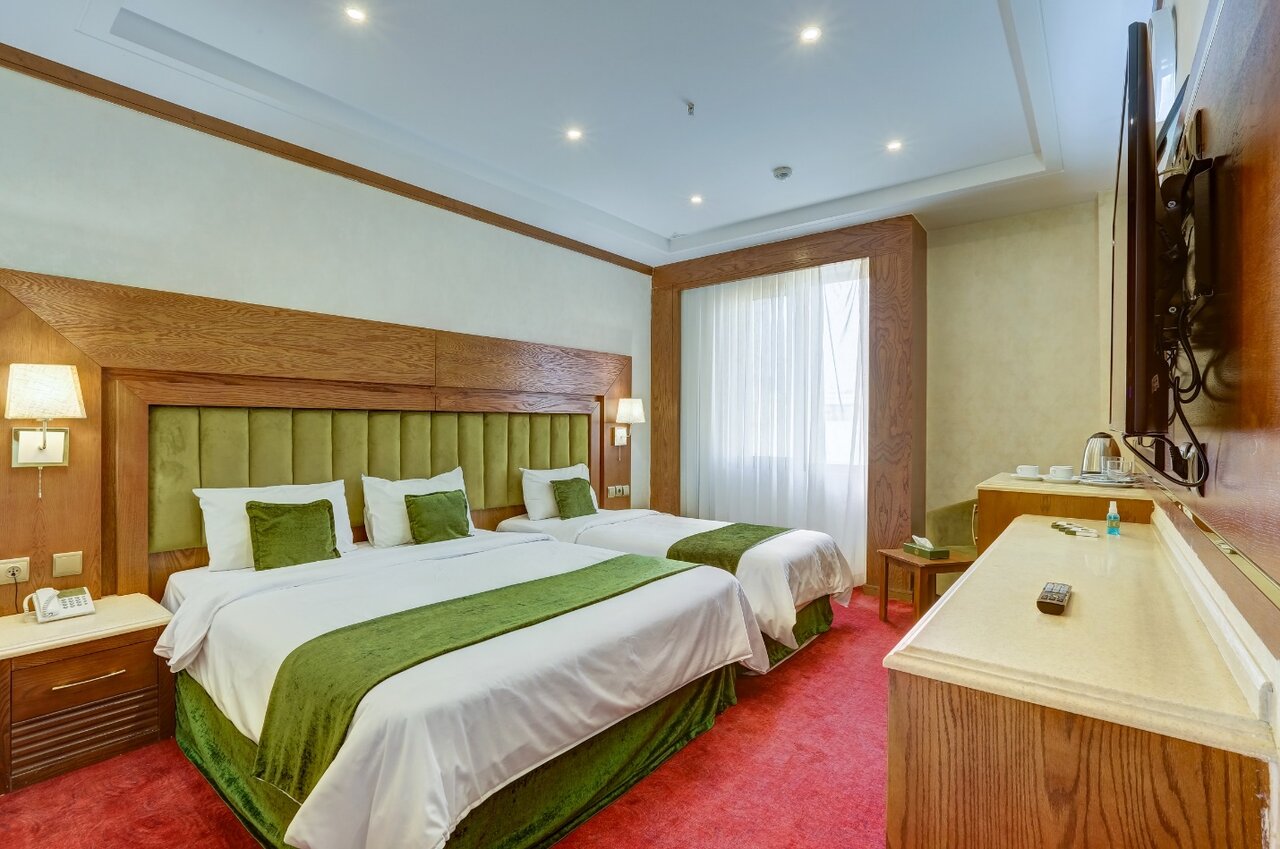 فاصله هتل آدینا از بهترین رستورانهای مشهد