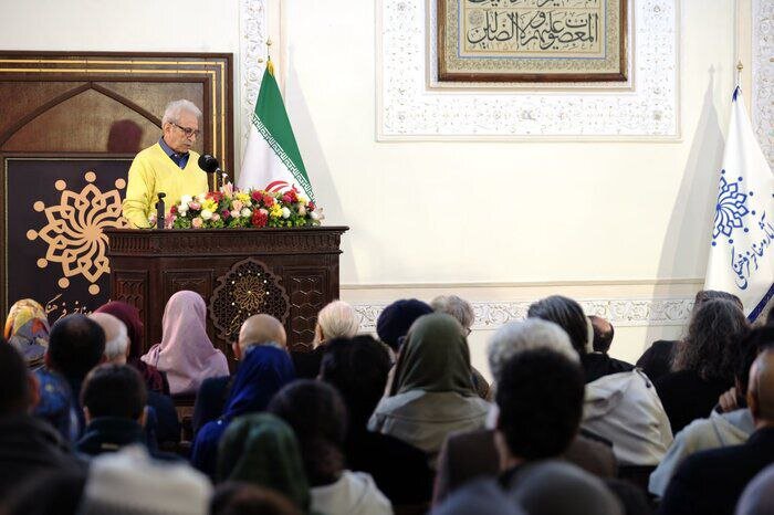 نقاش خواب کودکانی هستم که پدرانشان برای آزادی ایران شهید شدهاند