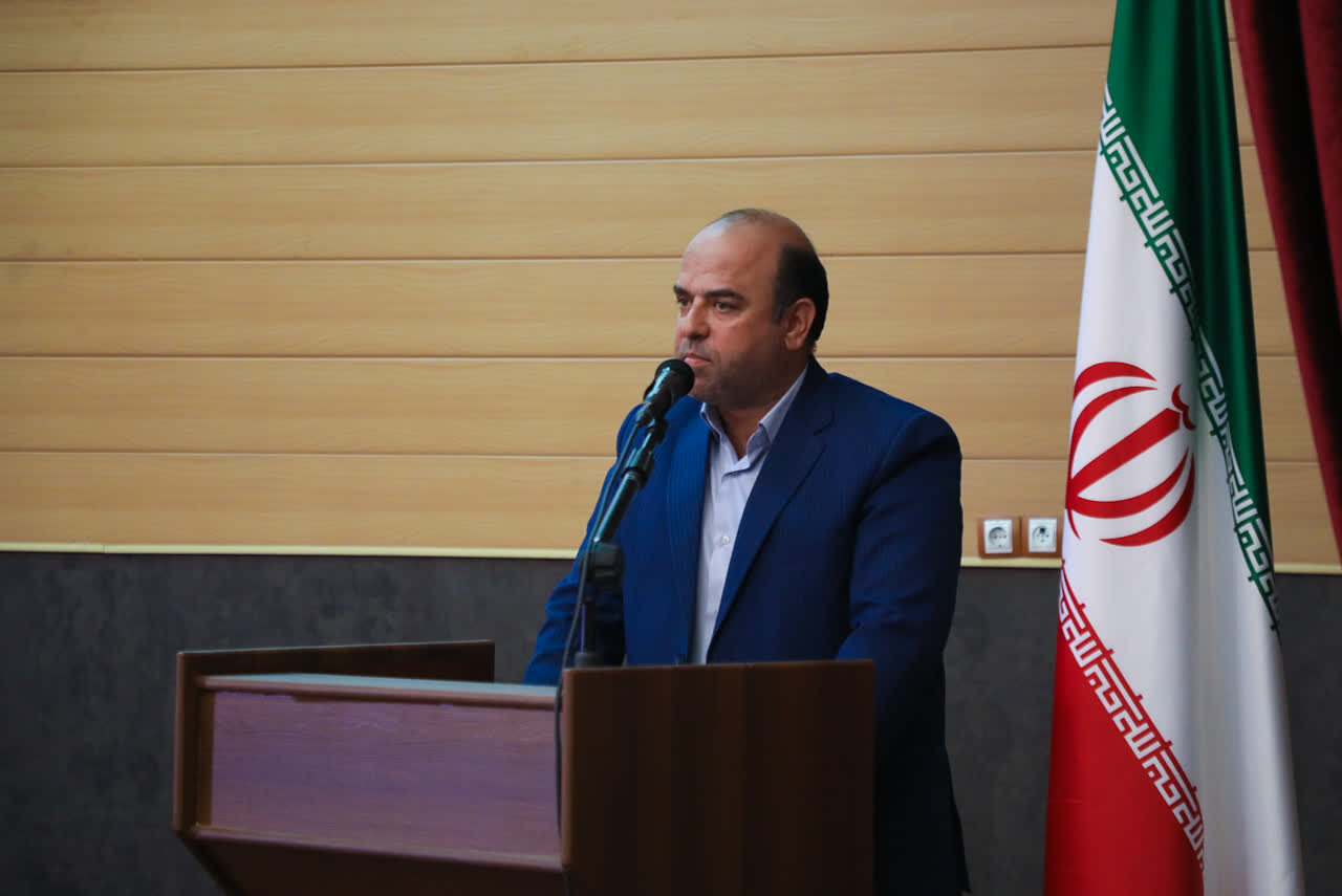 فرمانداران برای گرهگشایی از مشکلات مردم شبانهروز تلاش کنند