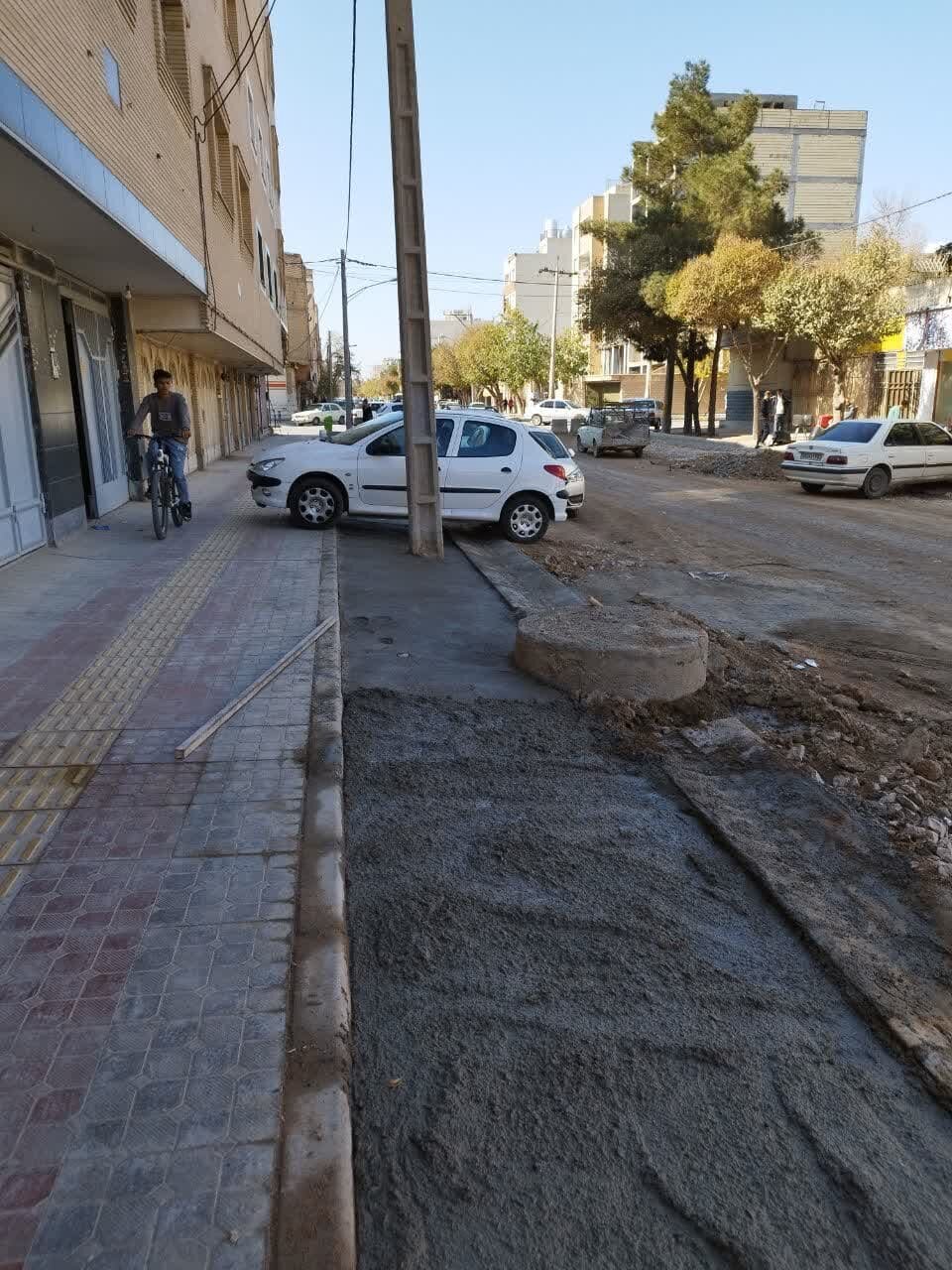 پیشرفت ۵۰ درصدی پروژه روکش آسفالت و پیادهروسازی خیابان سعدی