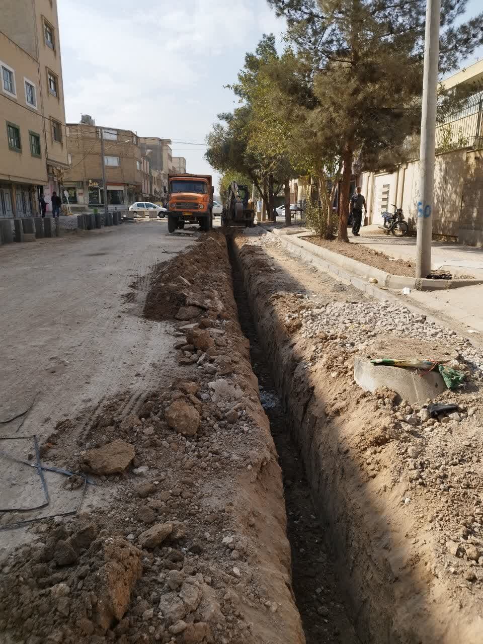 پیشرفت ۵۰ درصدی پروژه روکش آسفالت و پیادهروسازی خیابان سعدی