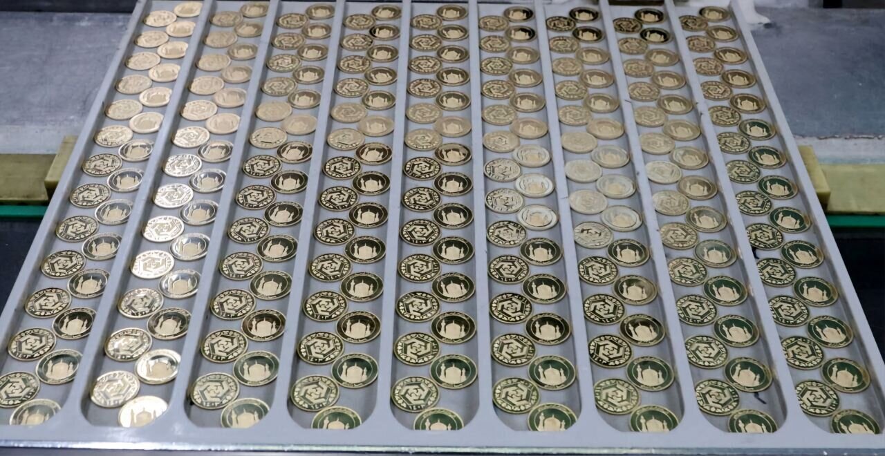 عرضه سکههای ضرب ۱۴۰۴ در راه است/ برگزاری ۵۲ جلسه حراج سکه