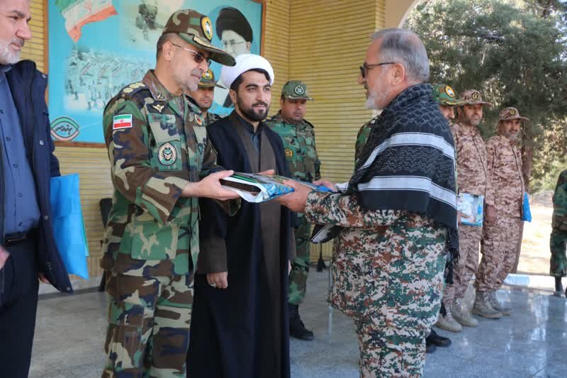 مراسم گرامیداشت هفته بسیج در گروه ۴۴ توپخانه نزاجا برگزار شد