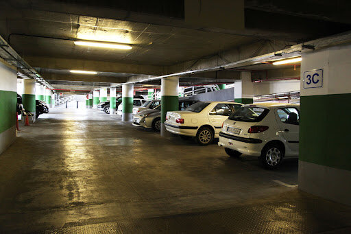 چالش پارک خودرو در مرکز قزوین / وقتی جانمایی پارکینگها صحیح نیست