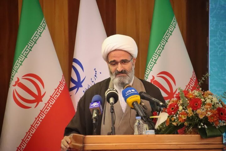 آموزش و پرورش کلید نهادینه‌سازی فرهنگ ایثار و ارزش‌های اسلامی در جامعه است