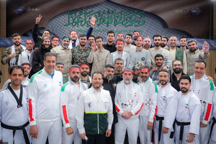 دیدار بسیجیان با رهبر معظم انقلاب