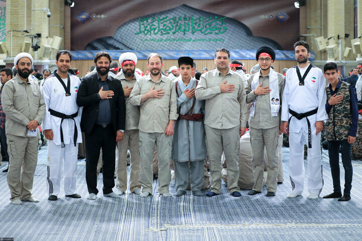 دیدار بسیجیان با رهبر معظم انقلاب