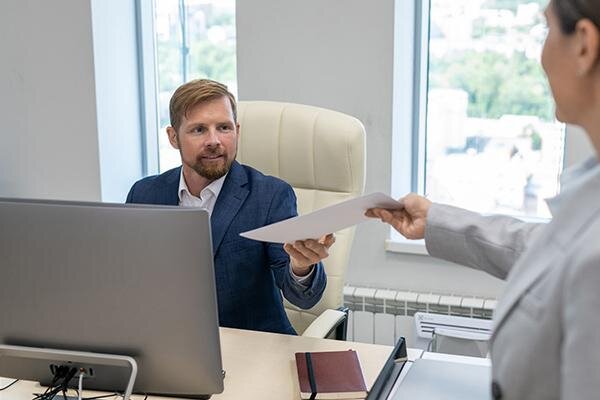 مراجعه به نمایندگیهای همراه اول برای دریافت سیم کارت گم شده