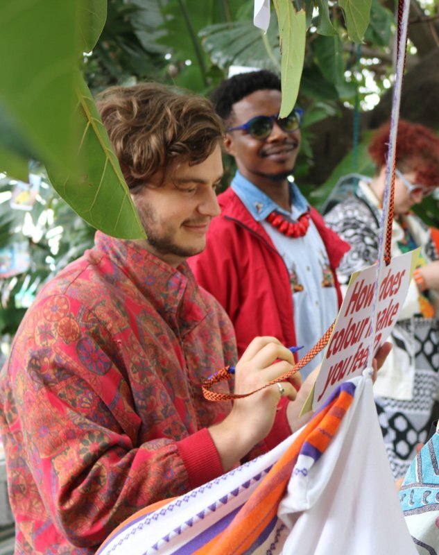 ایجاد فضاهای شهری شاد و اجتماعی با رنگآمیزی خلاق