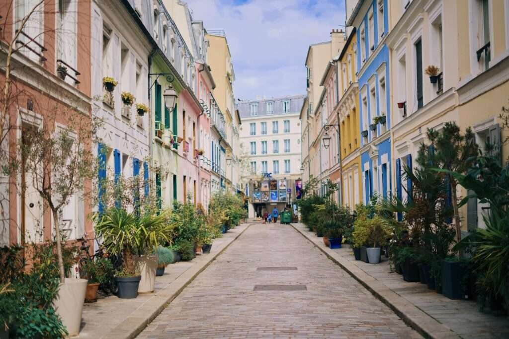 ایجاد فضاهای شهری شاد و اجتماعی با رنگآمیزی خلاق