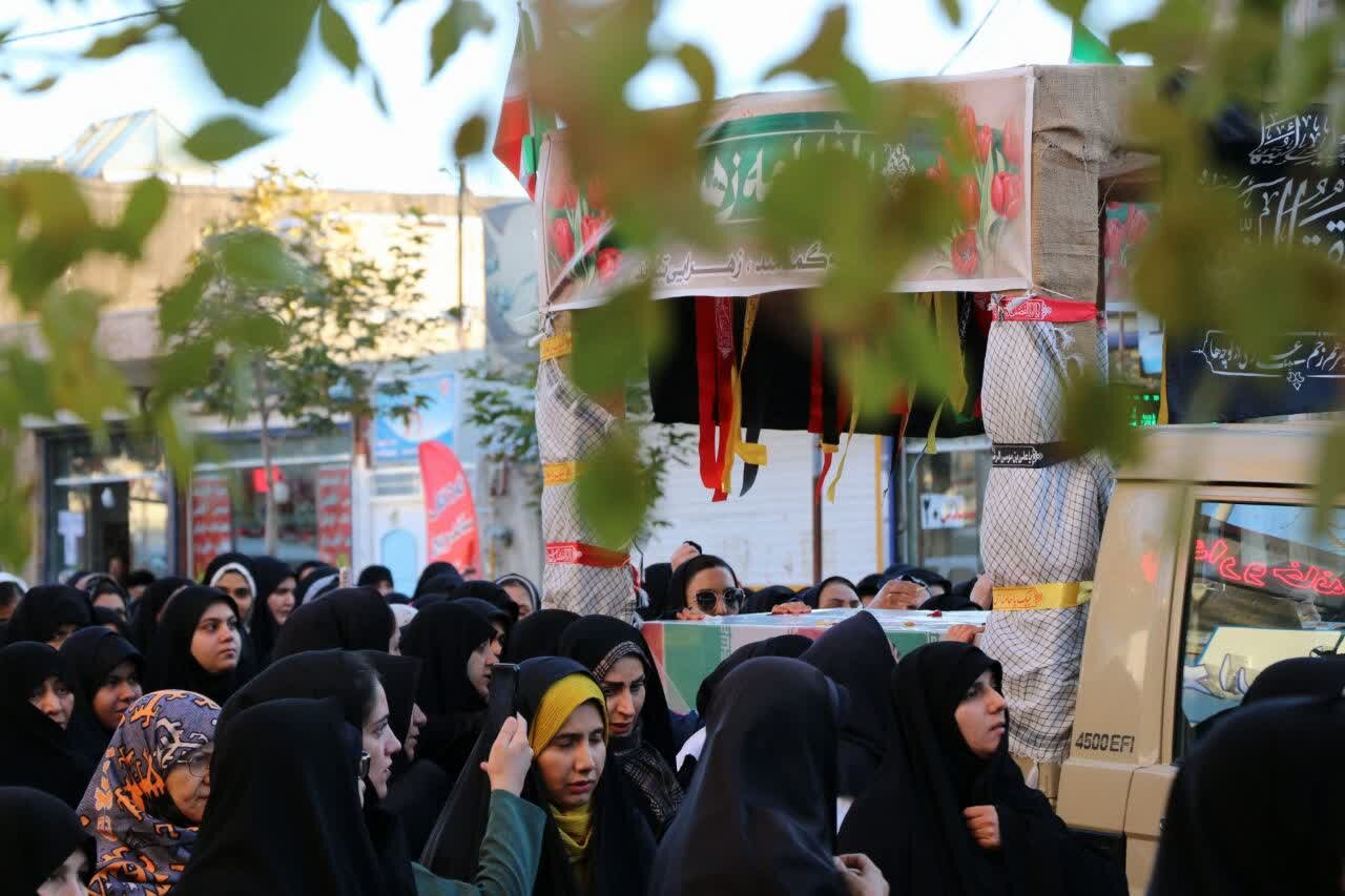 استقبال از لالههای فاطمی در ازنا+تصایر