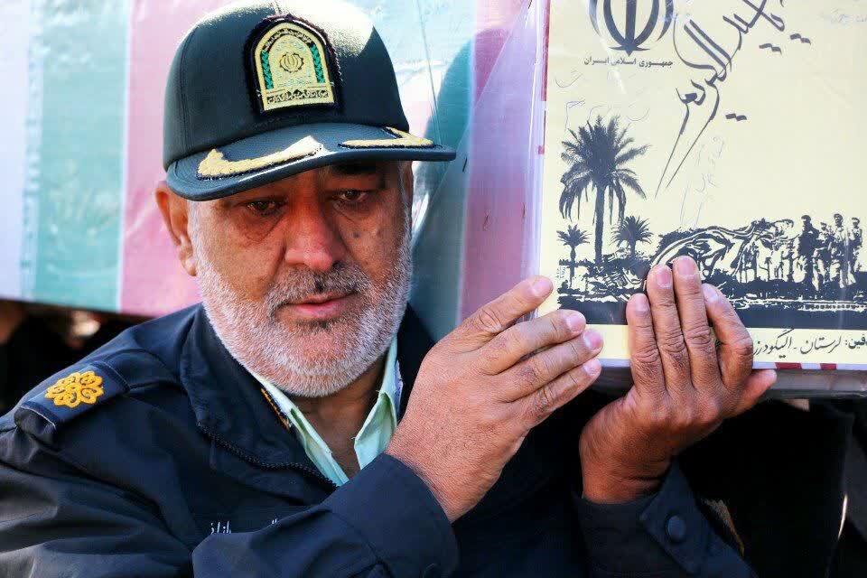 سنگ تمام مردم دورود در استقبال از لالههای فاطمی + تصاویر