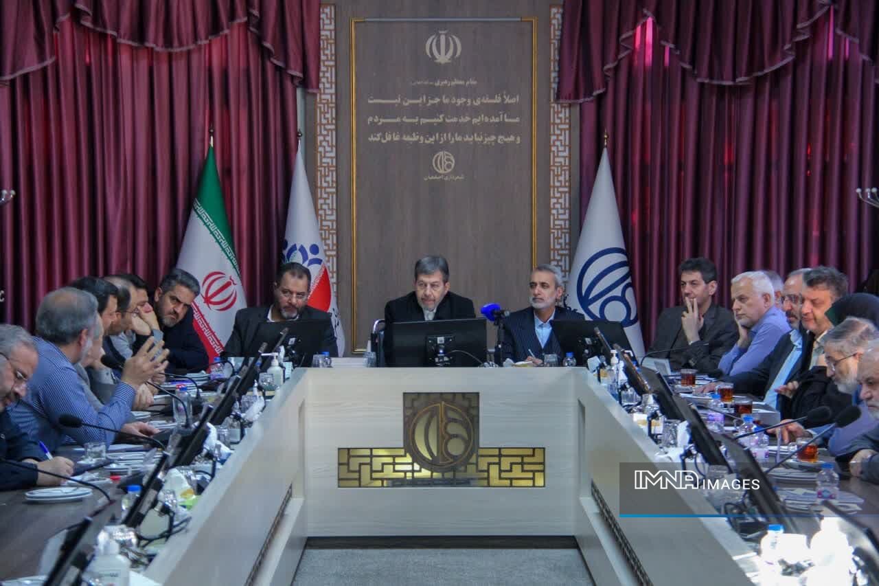 امکان اجرای نیروگاه خورشیدی بر پشتبام ۱۵۰ هزار واحد مسکونی در شهر اصفهان