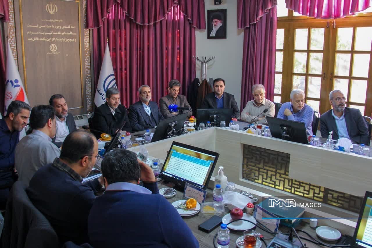 امکان اجرای نیروگاه خورشیدی بر پشتبام ۱۵۰ هزار واحد مسکونی در شهر اصفهان