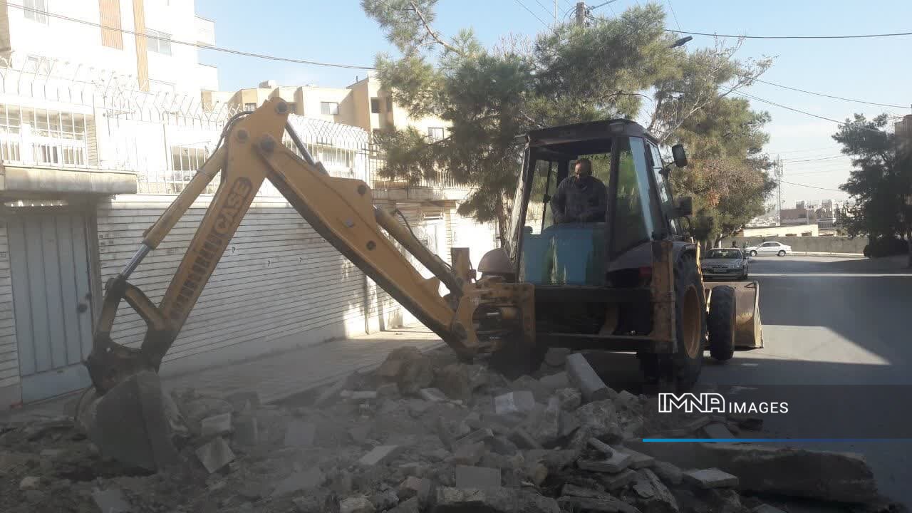 ساماندهی پیادهروی خیابان میثم در منطقه ۱۳ اصفهان