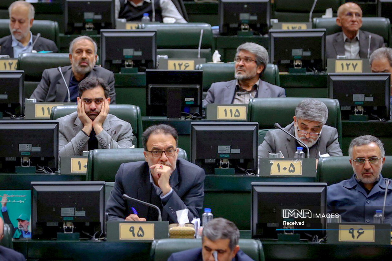 نشست مشترک مجلس و قوه قضائیه/ قانون زیر ذرهبین دستگاه قضا و مجلس