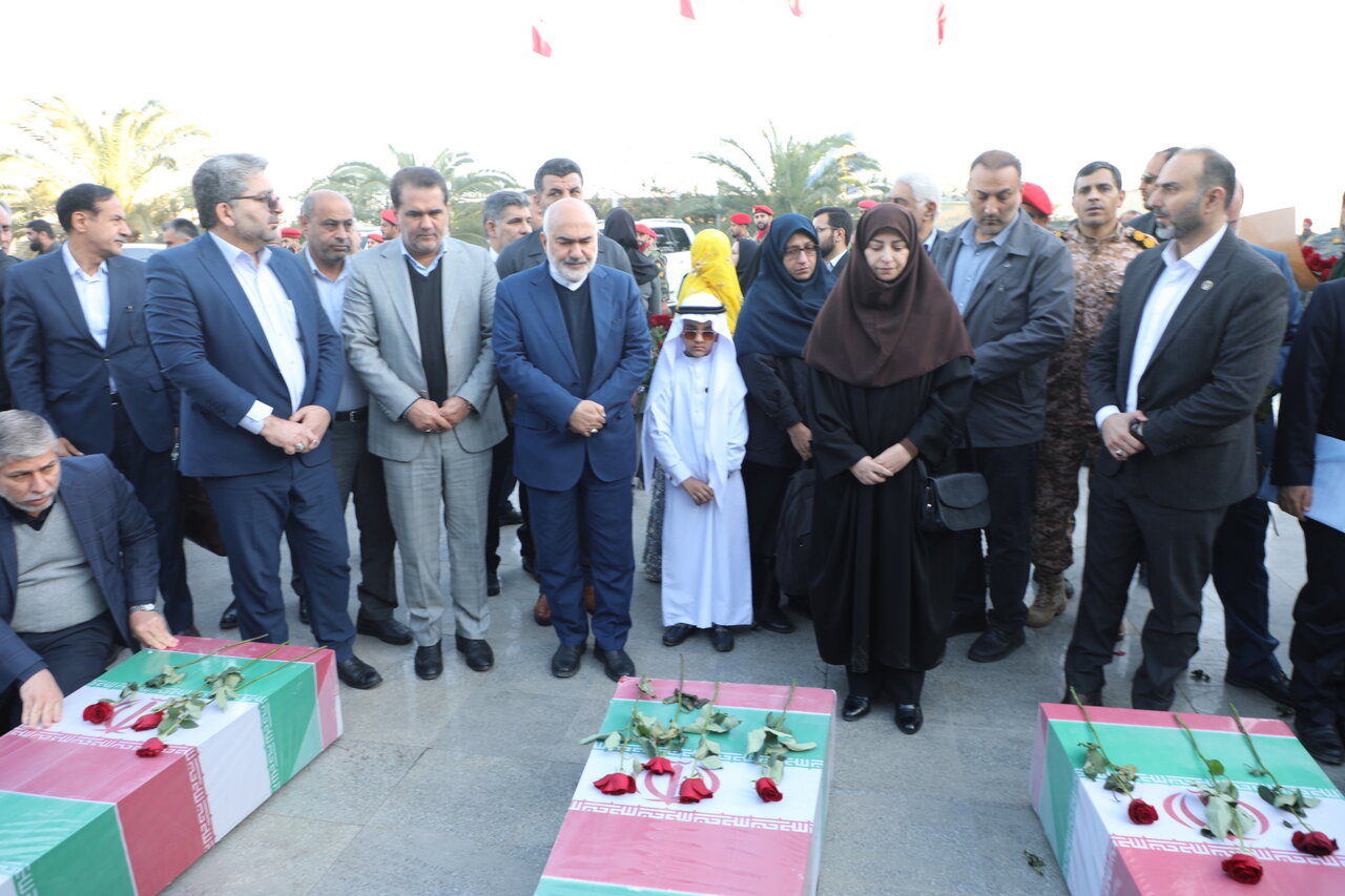 پیکر ۱۴ شهید گمنام دوران دفاع مقدس وارد اهواز شد