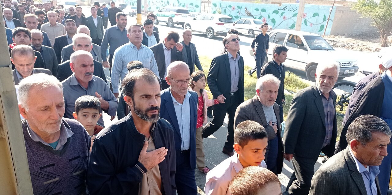 میزبانی باشکوه مردم بهمئی از لالههای خوشنام+عکس