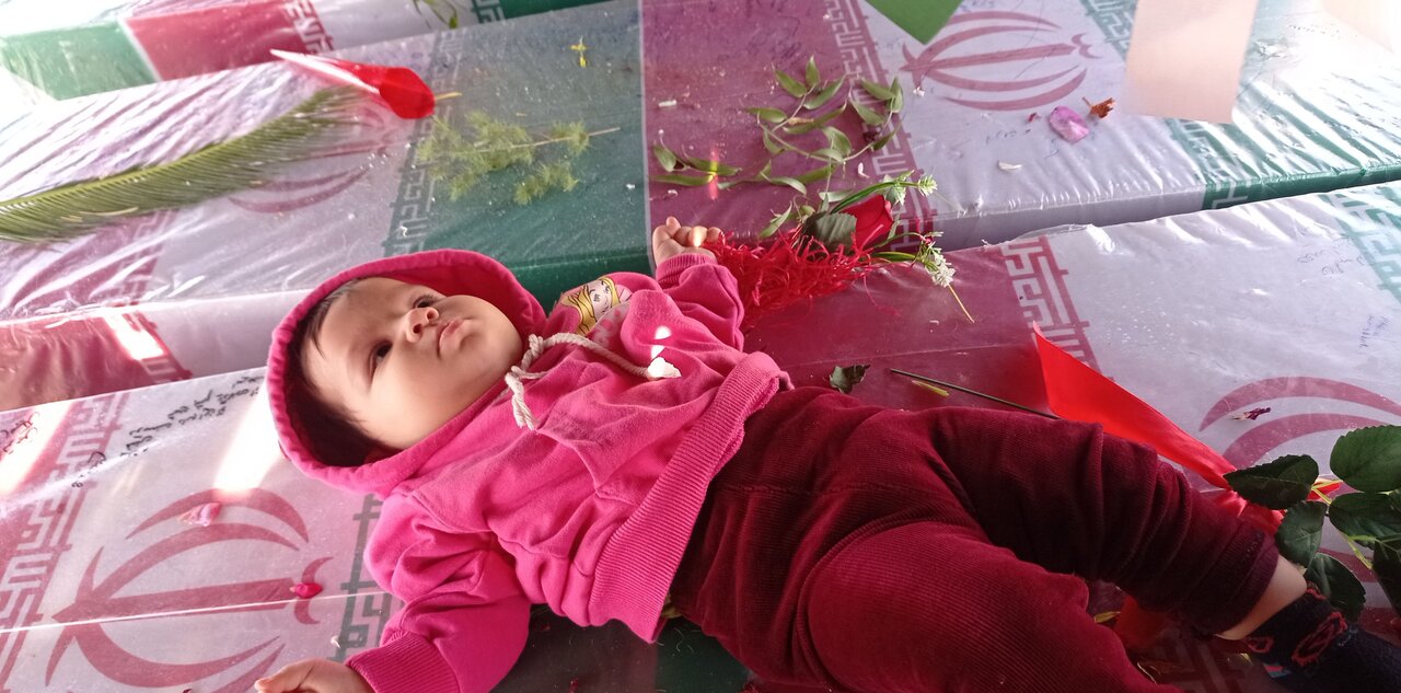 میزبانی باشکوه مردم بهمئی از لالههای خوشنام+عکس