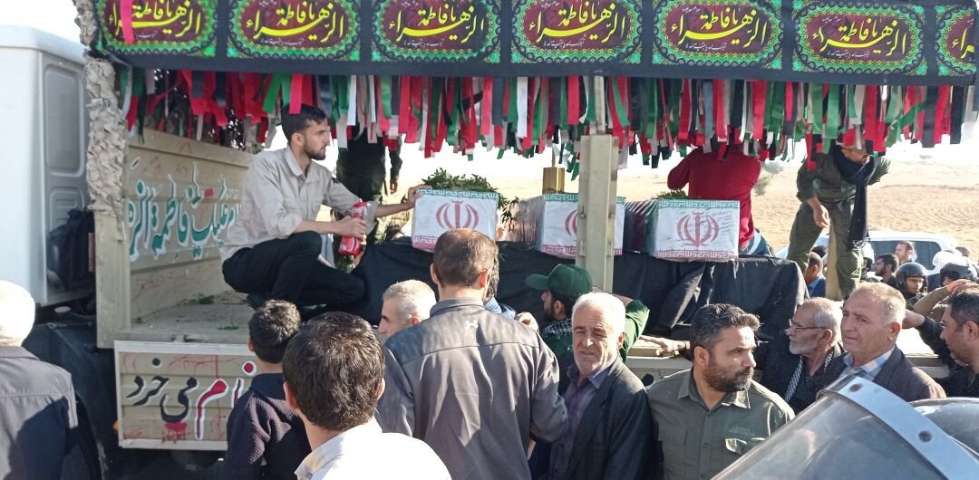 میزبانی باشکوه مردم بهمئی از لالههای خوشنام+عکس