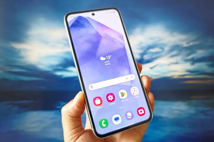 قیمت گوشی a55 سامسونگ (۱۷ آذر) + معرفی مشخصات موبایل Samsung galaxy A۵۵ قیمت گوشی a55 سامسونگ (۱۷ آذر) + معرفی مشخصات موبایل Samsung galaxy A۵۵