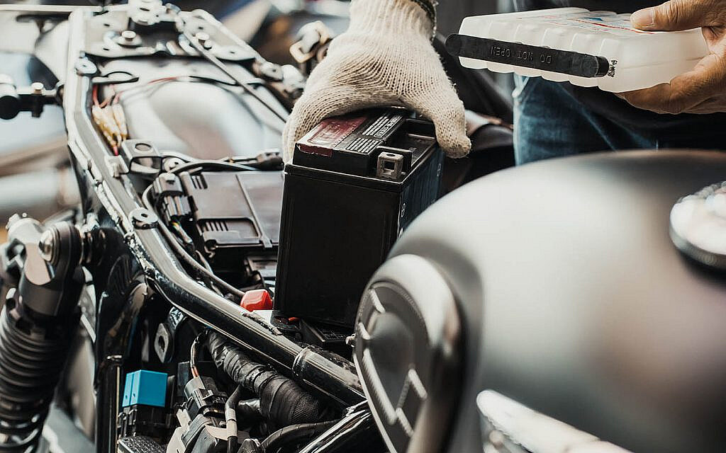 افزایش طول عمر باتری موتور