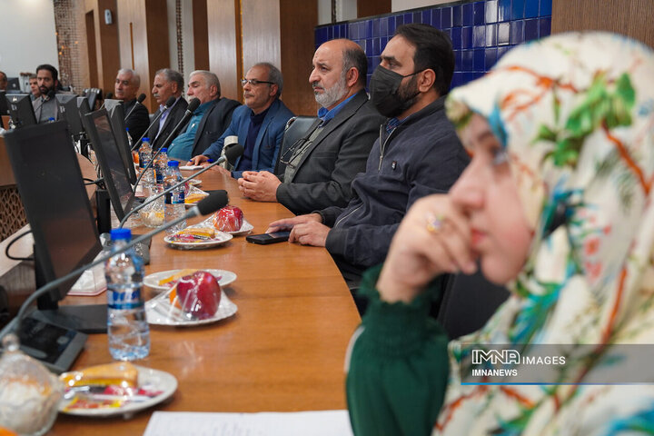 نشست تبیین سند جامع گلستان شهدا برای خانواده معزز شهدا