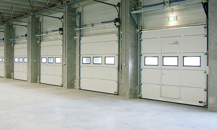 تفاوت دربهای سکشنال زیرسقفی و افقی