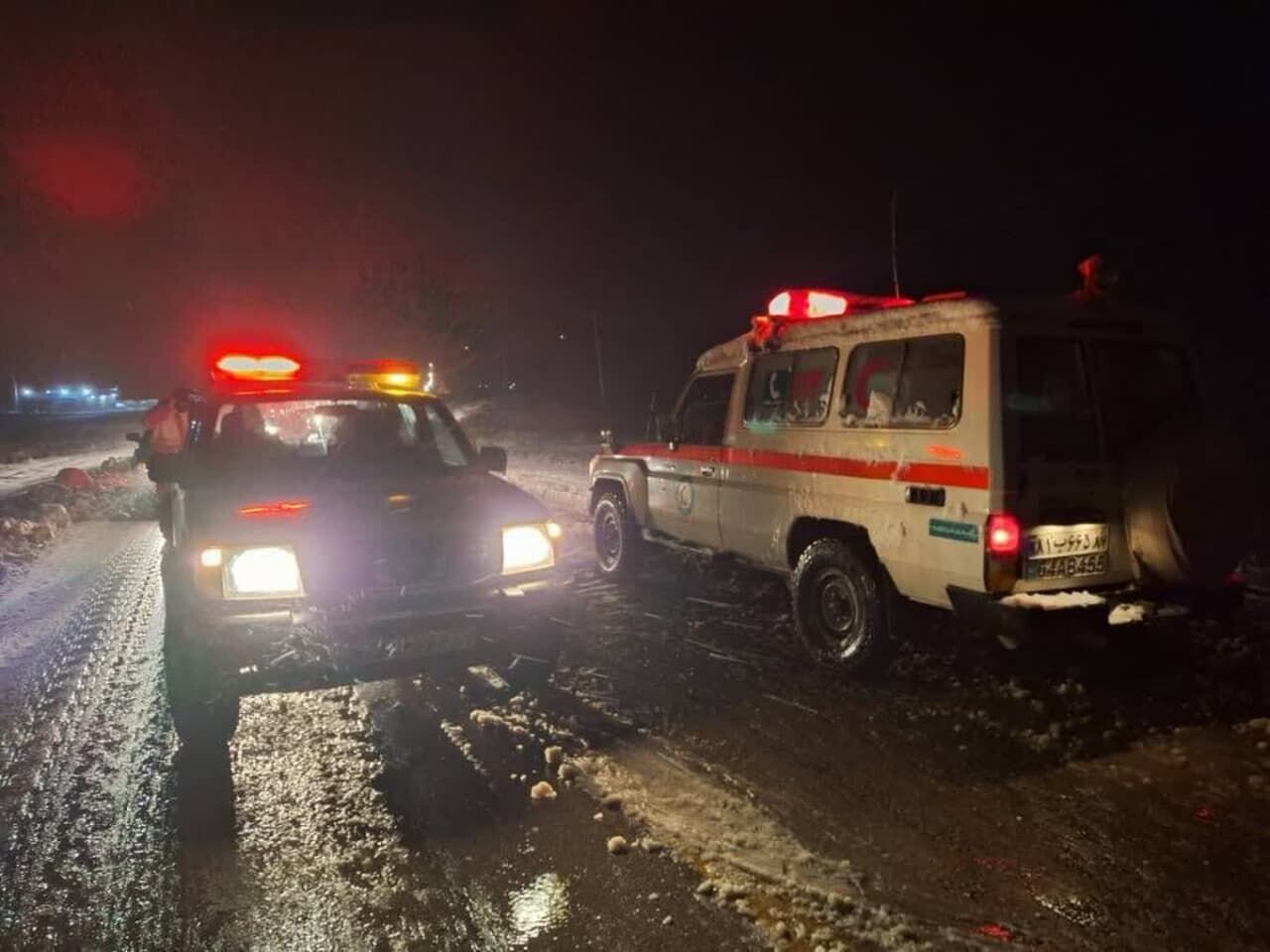 امدادرسانی هلال‌احمر خراسان شمالی به ۹۳ گرفتار در برف و کولاک