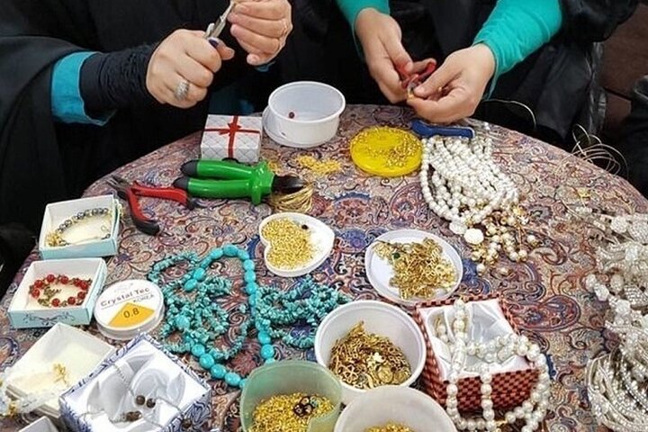 آغاز به کار دو نمایشگاه مشاغل خانگی و عرضه کالاهای اساسی در شیراز